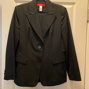Gorgeous Large Black Anne Klein Pinstriped Red/Grey Suite